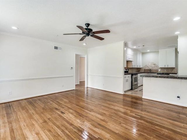 529 Roberts Cut Off Road, River Oaks, TX 76114