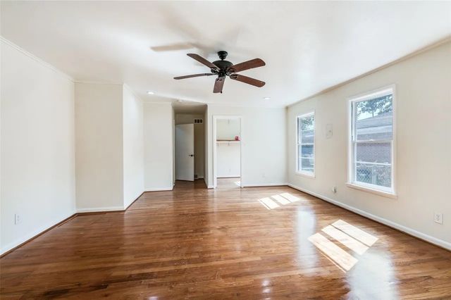 529 Roberts Cut Off Road, River Oaks, TX 76114