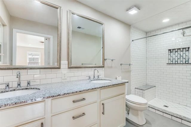 529 Roberts Cut Off Road, River Oaks, TX 76114