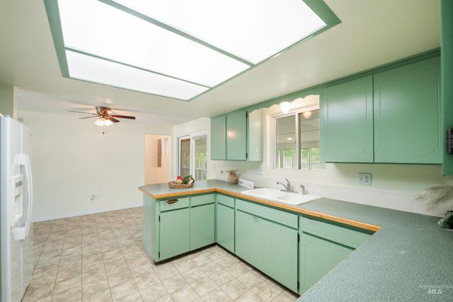 11465 Hall Dr, Nampa, ID 83651
