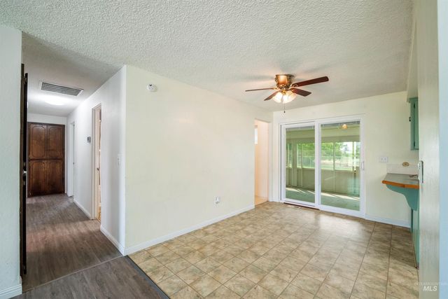11465 Hall Dr, Nampa, ID 83651