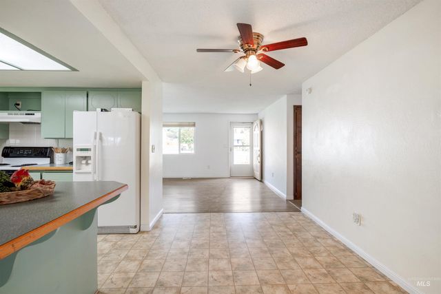 11465 Hall Dr, Nampa, ID 83651