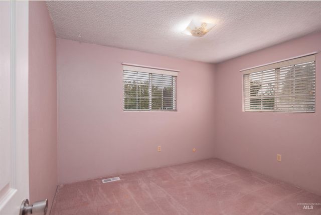 11465 Hall Dr, Nampa, ID 83651