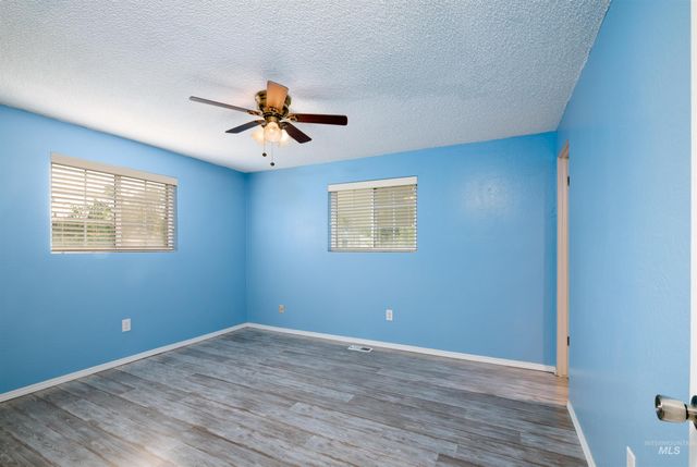 11465 Hall Dr, Nampa, ID 83651