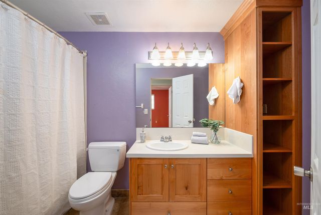 11465 Hall Dr, Nampa, ID 83651