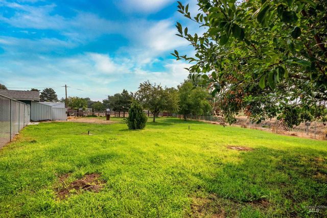 11465 Hall Dr, Nampa, ID 83651