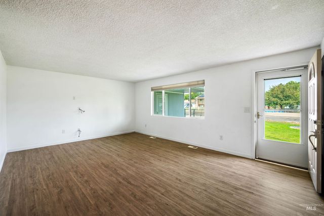 11465 Hall Dr, Nampa, ID 83651