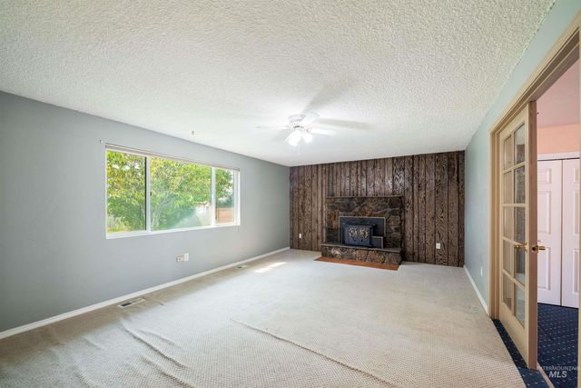 11465 Hall Dr, Nampa, ID 83651