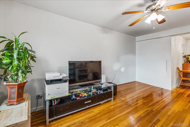 211-02 73rd Avenue 4P, Bayside, NY 11364
