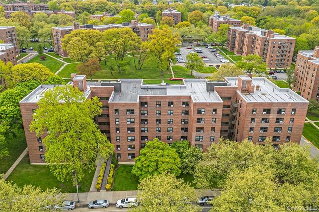 211-02 73rd Avenue 4P, Bayside, NY 11364