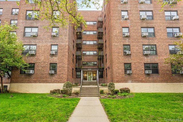 211-02 73rd Avenue 4P, Bayside, NY 11364