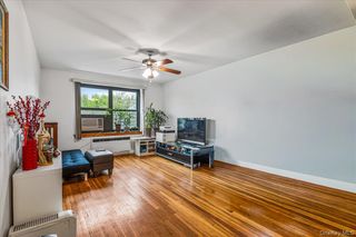 211-02 73rd Avenue 4P, Bayside, NY 11364