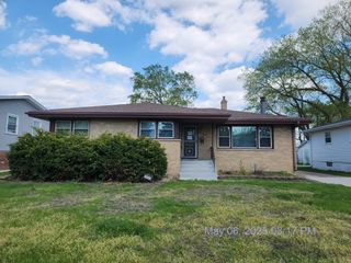 8767 Jefferson Avenue, Munster, IN 46321