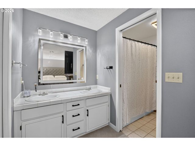 14002 Ne 7TH Cir, Vancouver, WA 98684