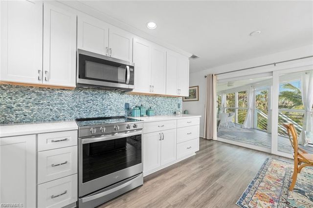 6093 Henderson RD, Sanibel, FL 33957