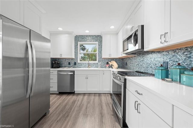 6093 Henderson RD, Sanibel, FL 33957