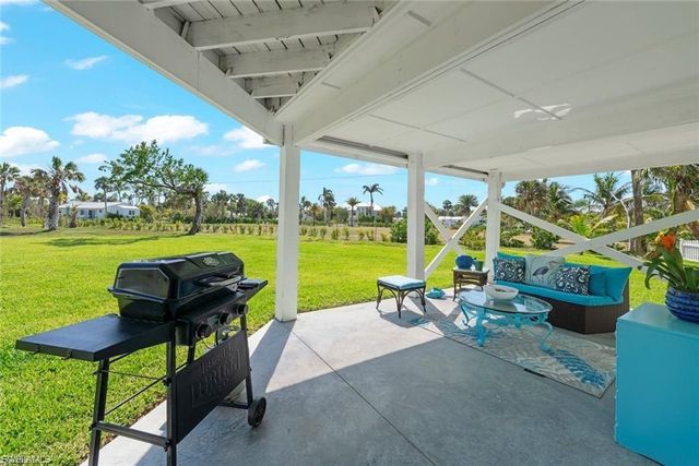 6093 Henderson RD, Sanibel, FL 33957