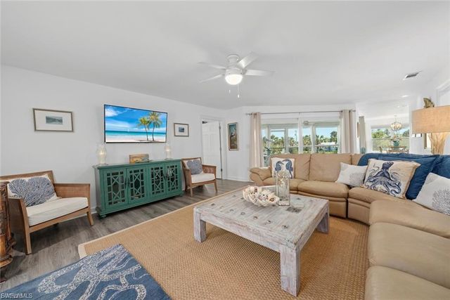 6093 Henderson RD, Sanibel, FL 33957