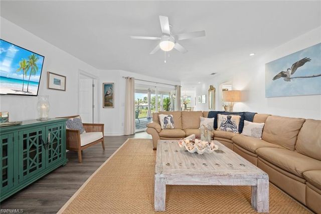 6093 Henderson RD, Sanibel, FL 33957