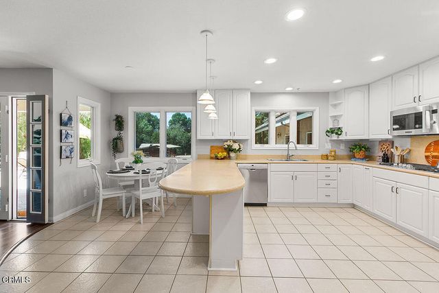 2735 Los Pinos Circle, Camarillo, CA 93012