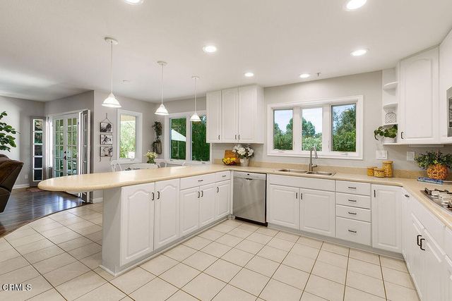 2735 Los Pinos Circle, Camarillo, CA 93012