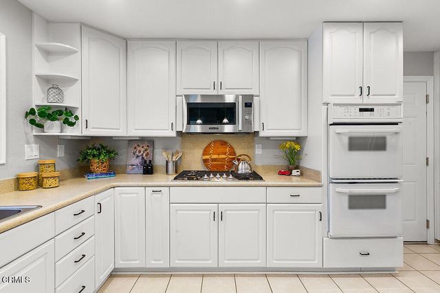 2735 Los Pinos Circle, Camarillo, CA 93012