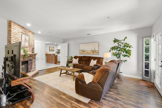 2735 Los Pinos Circle, Camarillo, CA 93012