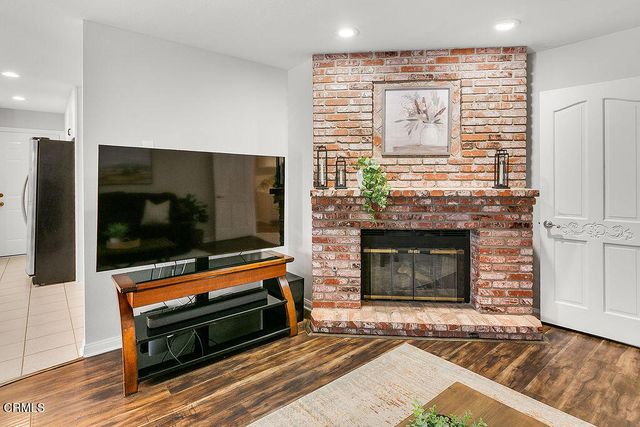 2735 Los Pinos Circle, Camarillo, CA 93012