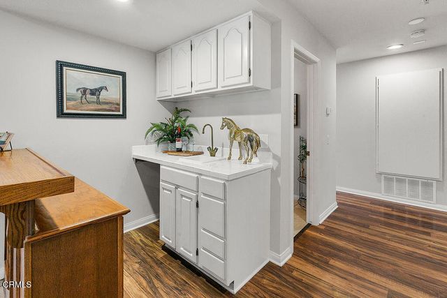 2735 Los Pinos Circle, Camarillo, CA 93012