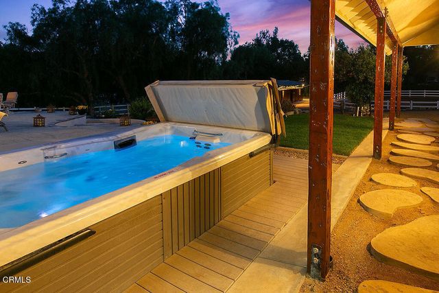 2735 Los Pinos Circle, Camarillo, CA 93012