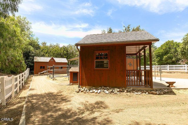 2735 Los Pinos Circle, Camarillo, CA 93012