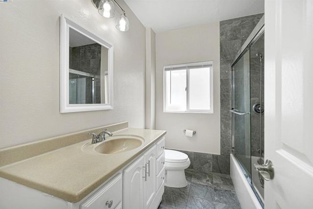 2206 66Th Ave, Oakland, CA 94605