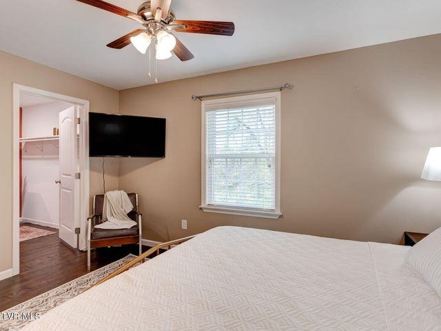 3001 Mayfield Drive, Johnson City, TN 37604