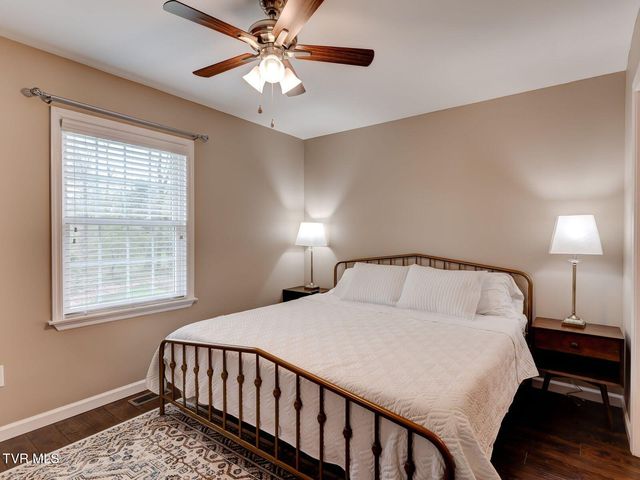 3001 Mayfield Drive, Johnson City, TN 37604