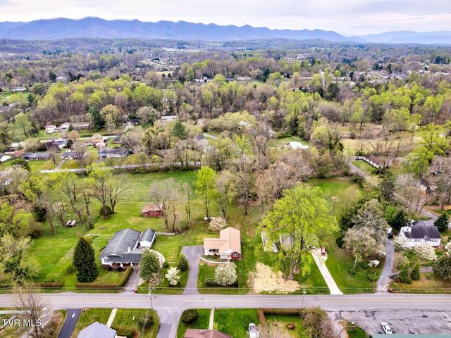 3001 Mayfield Drive, Johnson City, TN 37604