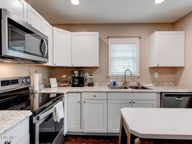 3001 Mayfield Drive, Johnson City, TN 37604