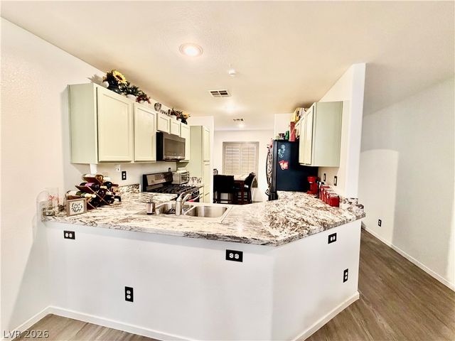 6685 Burbage Avenue, Las Vegas, NV 89139