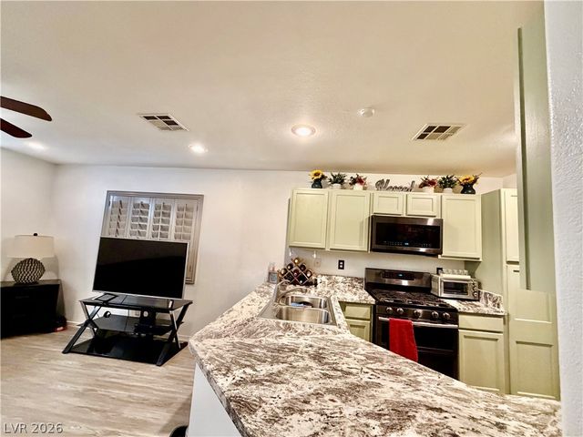 6685 Burbage Avenue, Las Vegas, NV 89139