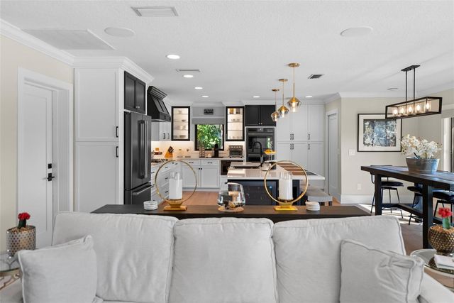 4926 W MELROSE AVENUE N, Tampa, FL 33629