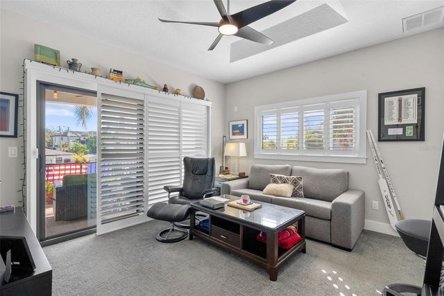 4926 W MELROSE AVENUE N, Tampa, FL 33629