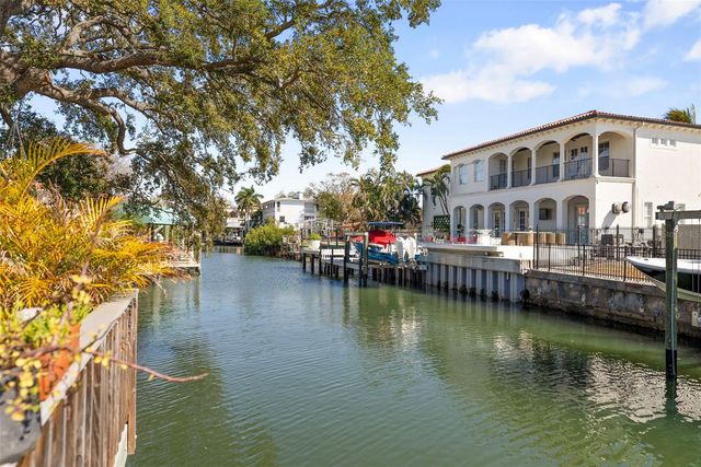 4926 W MELROSE AVENUE N, Tampa, FL 33629