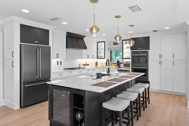 4926 W MELROSE AVENUE N, Tampa, FL 33629