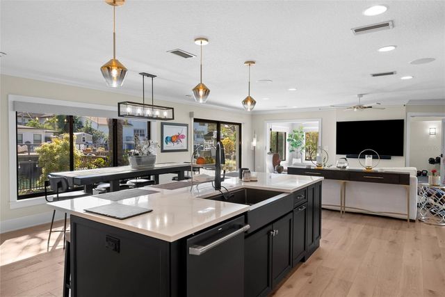 4926 W MELROSE AVENUE N, Tampa, FL 33629