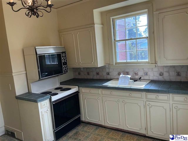 609 E Main St., Lake City, SC 29560