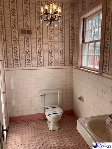 609 E Main St., Lake City, SC 29560