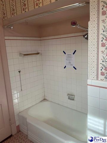 609 E Main St., Lake City, SC 29560