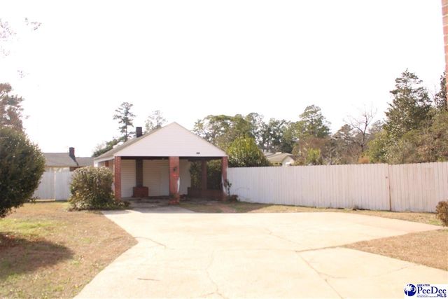 609 E Main St., Lake City, SC 29560