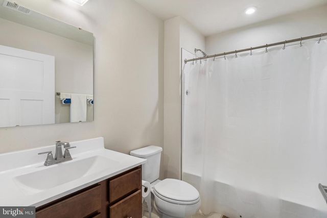 16 OPULENT CT, Hedgesville, WV 25427