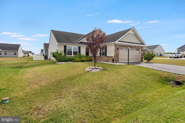 16 OPULENT CT, Hedgesville, WV 25427