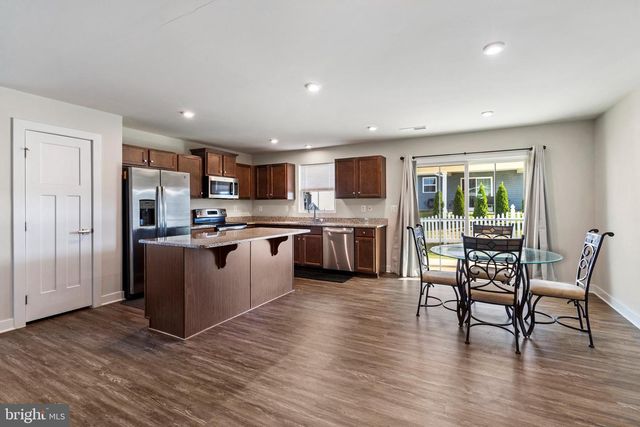 16 OPULENT CT, Hedgesville, WV 25427